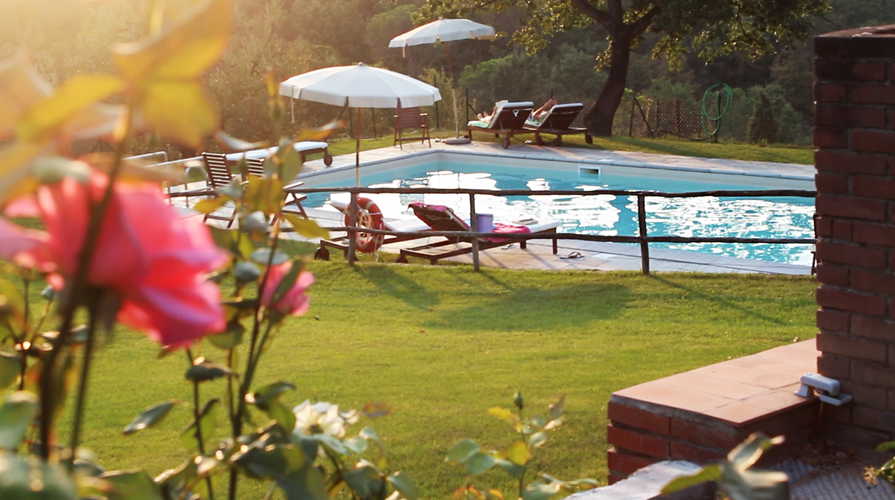 Agriturismo La Tinaia - La Piscina al tramonto